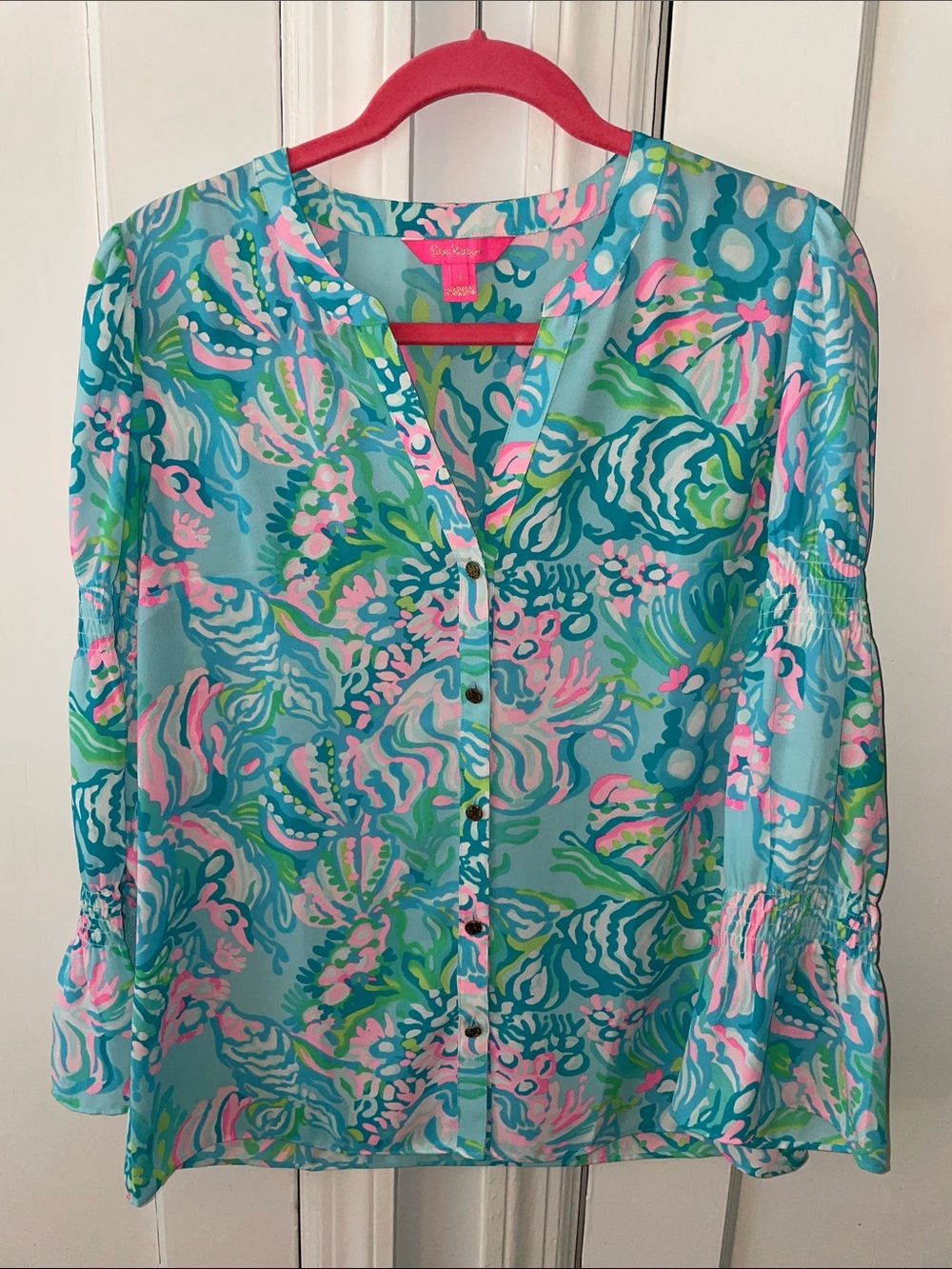 Lilly Topical Button-Front Women’s Top in Aqua & Pink